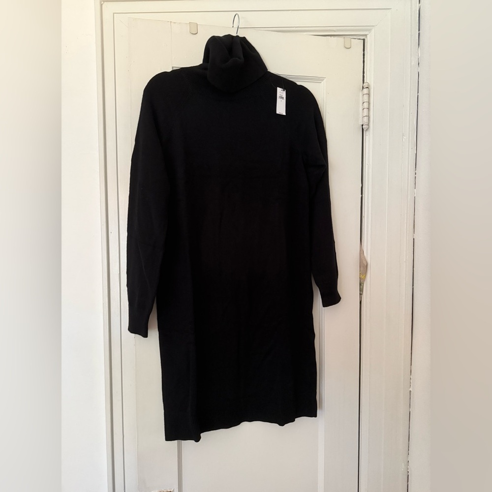 Turtle-Neck Sweater Dress – Banana Republic – Size S – Black